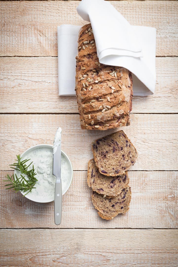 Kerniges Kohlbrot mit Wacholder